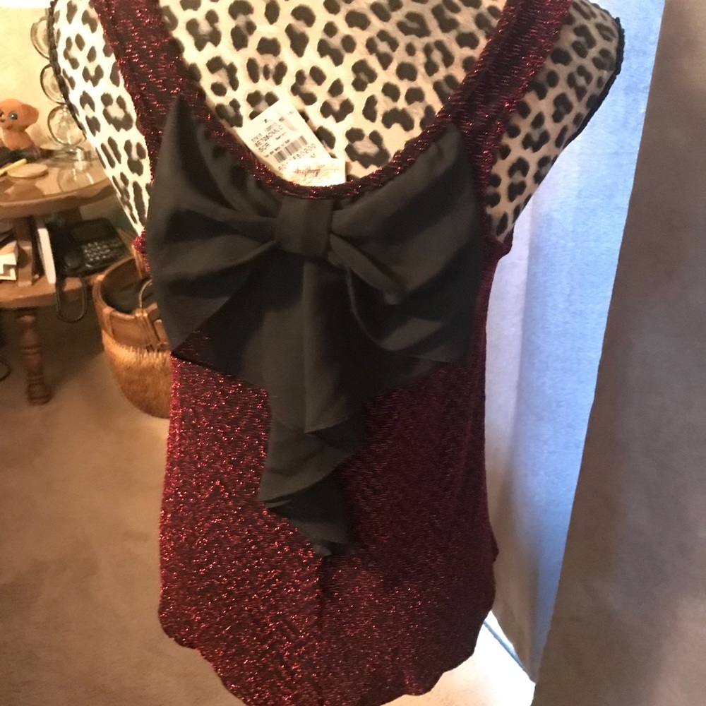 Beautiful red and black sparkle tank
